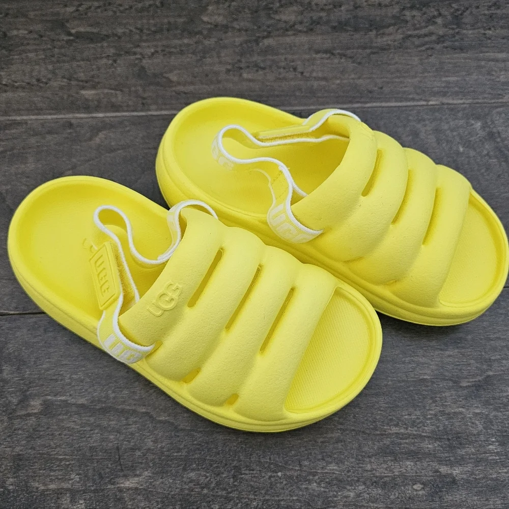 New UGG Kids Sport Yeah Slide with Velcro Strap Closure NWOB Sz 10T